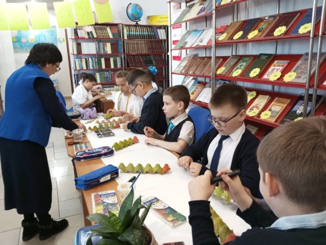 Гусеницы, краски  и экология