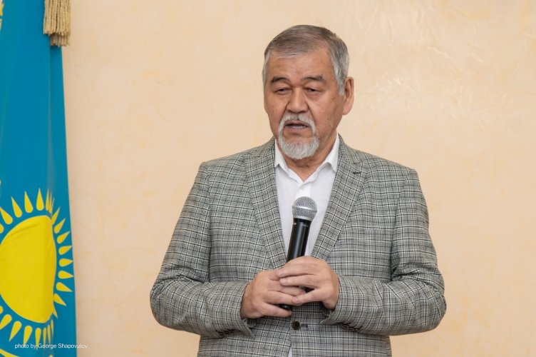 Ақын – елдің ардағы