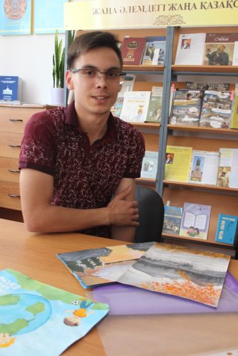 В руках его кисть и краски