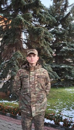 Мемлекеттік тілді меңгерген жас сарбаз